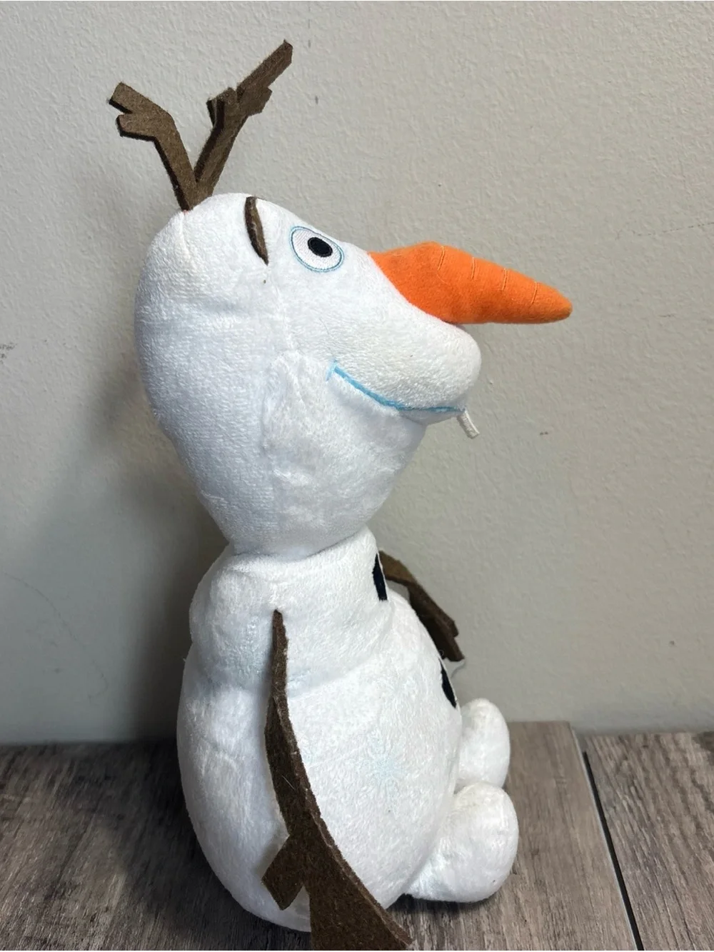 Disney White Olaf Plush with Sparkle Snowflake Detail Frozen